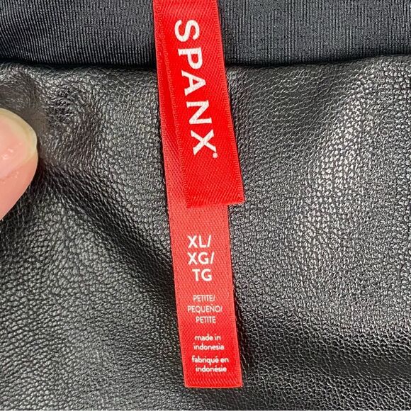NWT Spanx Leather Like Front Slit Pant Sz XL Petite PXL Black Vegan Goth Grunge - Picture 4 of 14